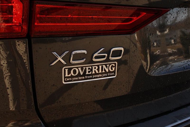 Volvo  XC60 T5 AWD Momentum
